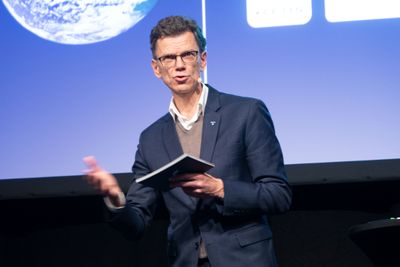 Telenor Norden-sjef Petter-Børre Furberg utfordret resten av bransjen på Inside Telecom-konferansen 15. november ved å stille sju spørsmål – som han var glad for å slippe å svare på selv. 