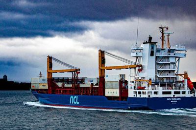 North Sea Container Line (NCL) seiler med containere langs norskekysten og til og fra havner i Nord-Europa. NCL Svelgen har plass til 862 TEU og er utstyrt med to kraner på 40 tonn hver til lasting og lossing