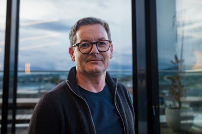 Richard Moyes, leder for Campaign To Stop Killer Robots, mener Norge er i posisjon til å ta initiativ til en internasjonal regulering av autonome våpen. Her fra et besøk i Oslo i september.