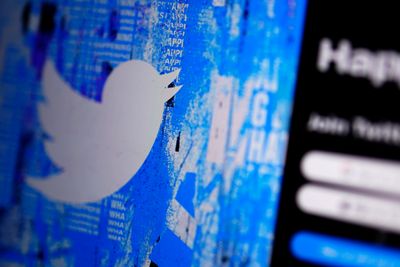 Twitter har lagt ned sitt Brussel-kontor, og EU lurer på hvordan selskapet i framtiden skal overholde unionens regler for digital publisering.