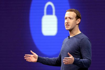 Meta, der Mark Zuckerberg er toppsjef, må punge ut etter at opplysninger om over en halv milliard brukere kom på avveie. 