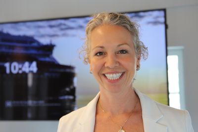 Hedda Felin, administrerende direktør Hurtigruten Norge, sier at det er dyrt å være først på ny teknologi og er derfor glad for støtten fra Grønn plattform.