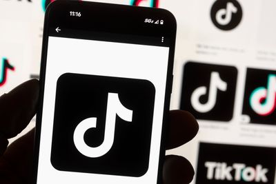 Det er økt bekymring om hvorvidt kinesiske myndigheter har tilgang på brukerdata fra vestlige Tiktok-brukere.