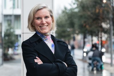 Birgit Farstad Lasen overtar sjefsstolen hos Cowi Norge. Hun ser bærekraft og grønne løsninger som viktige parametre for å lykkes.