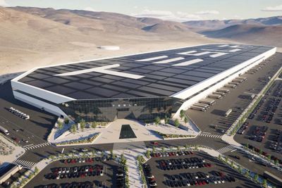 Tesla skal investere minst 3,6 milliarder dollar i å bygge ut sin fabrikk i Nevada i USA. De nedprioriterer nå Tyskland, ifølge Rystads analytiker.