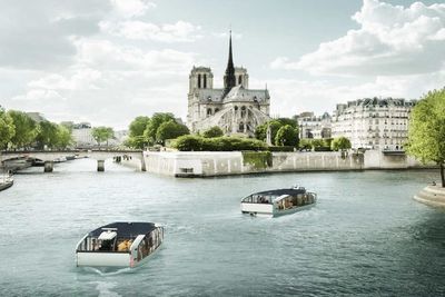 Norske Hyke skal levere og drifte fire autonome og elektriske ferger under OL i Paris sommeren 2024. Selv om fergene skal være autonome, vil det være kaptein om bord de 47 dagene lekene varer. 