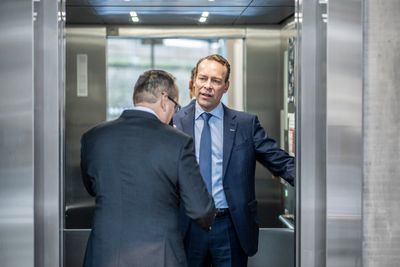 Jaan Ivar Semlitsch blir ny konsernsjef i Komplett. Han har tidligere jobbet i Orkla. Her fra en kvartalspresentasjon i 2020.