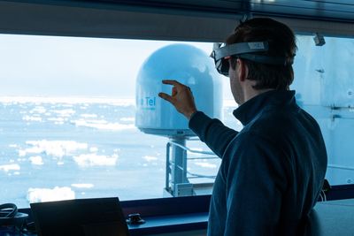 Testing av OpenBridge for Hololens  på KV Svalbard i Arktis. AHO har et nytt stort prosjekt på AR i samarbeid med 11 norske aktører.