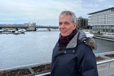 Sverre Gotaas leder Herøya Industripark med over 80 bedrifter og 2500 arbeidsplasser. Han mener partiene på Stortinget nå må gå sammen i et kraftforlik på samme måte som man gjorde med et klimaforlik for noen år siden.