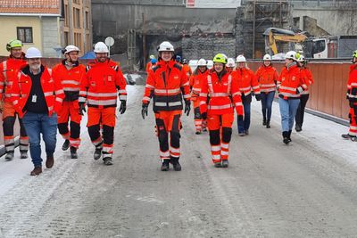 Anleggsarbeiderne på Lysaker sprenger seg inn til den nye Fornebubanen.