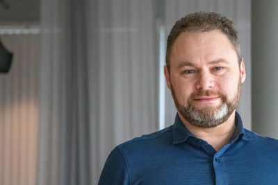 Grunder, teknologisjef og styreleder i Easee, Kjetil Næsje, tjente hakket mer enn konkurrenten Zaptecs tidligere direktør i fjor.