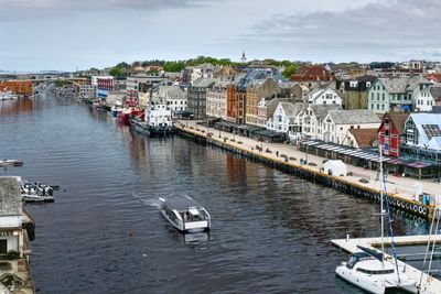 Fra 2025 håper Haugesund kommune at en elektrisk og autonom ferge med plass til 50 personer kan avlaste veier og kutte  utslipp.