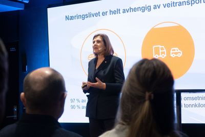 Vegdirektør Ingrid Dahl Hovland i Statens vegvesen åpnet Jammetest Forum tirsdag 7. mars og slo et slag for bevisstgjøring av avhengigheten av tjenester fra satellittene.