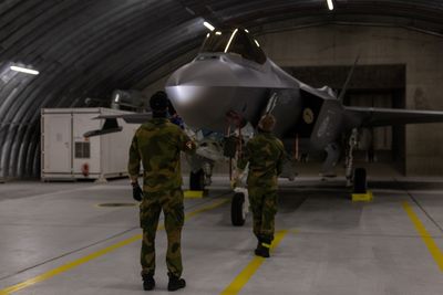 F-35A på QRA-beredskap på Evenes. Når kampflyene oppnår full operativ evne i løpet av et par år, er det med Joint Strike Missile i våpenrommet.