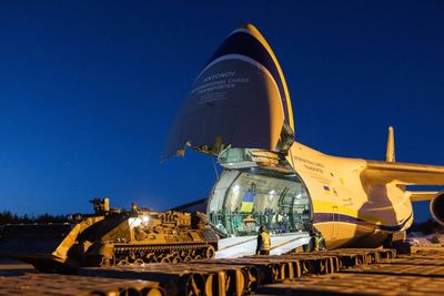 Norge har nå sendt stridsvogner og tilhørende støttekjøretøy med An-124 ut av landet. En annen viktig støtte gjelder oppbyggingen av en ny ukrainsk organisasjon for anskaffelse av forsvarsmateriell.