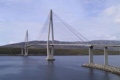 Helgelandsbrua inngår i kontrakten.