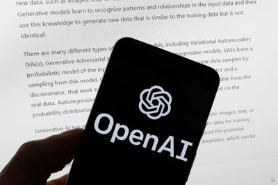 OpenAI står bak skriveroboten ChatGPT. Tjenesten er igjen tilgjengelig i Italia, etter å ha vært stengt i en periode av personvernshensyn.