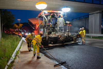 Så snart telen er ute av bakken kan årets asfaltsesong starte. I år planlegger Statens vegvesen å legge asfalt for til sammen rundt 800 millioner kroner.