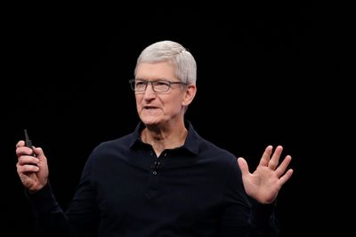 Apple-sjef Tim Cook uttrykker bekymring rundt AI. 
