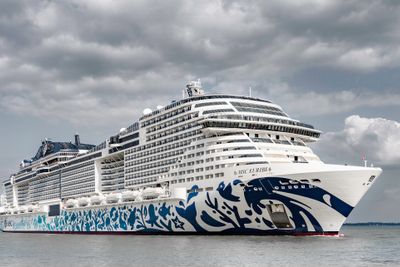 MSC Euribia er bygget ved Chantiers l’Antique i Frankrike. Skipet har plass til 6327 passasjerer og et mannskap på 1704.