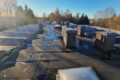 Fra 1. oktober kan dette borettslaget i Oslo installere flere solceller på takene sine. 