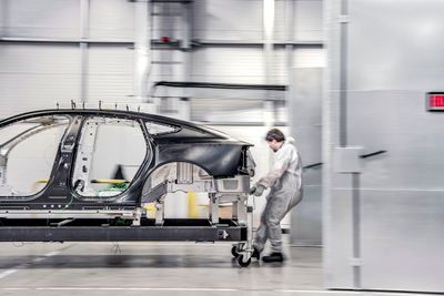 Bilprodusenten Polestar har bestemt seg for å klare å produsere en bil helt uten utslipp innen 2030. 