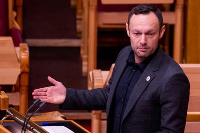 − Det er ikke sånn at fordi andre hopper bukk over grunnleggende demokratiske prinsipper og menneskerettigheter skal vi også kunne gjøre det, sier nestleder i SV Torgeir Fylkesnes.