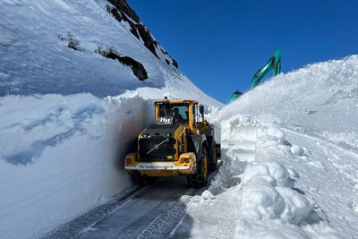 Til helga er fylkesvei 450 ferdig brøytet og åpen for trafikk.