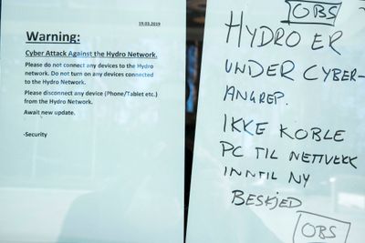 Hydro måtte tilbake til analog krisekommunikasjon da konsernet ble rammet av løsepengevirus i 2019. Nå er saken oppklart og gjerningspersonene trolig identifisert.