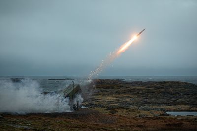 Luftvernbataljonen fra 133 luftving Evenes skyter skarpt med Nasams på Nordmela rakettskytefelt under øvelsen Formidable Shield 11. mai 2023.