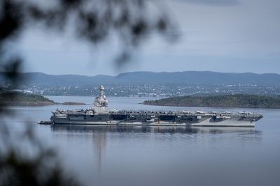 Hangarskipet USS Gerald R. Ford på besøk i Oslo. 