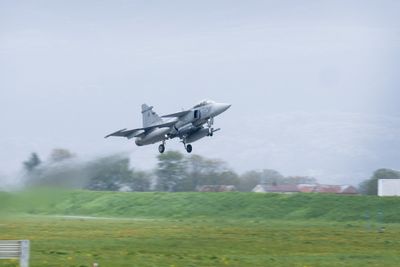 Sør-Afrika opererer JAS Gripen. Bildet viser en tsjekkisk maskin under øvelse Arctic Challenge Excersise på Ørland.