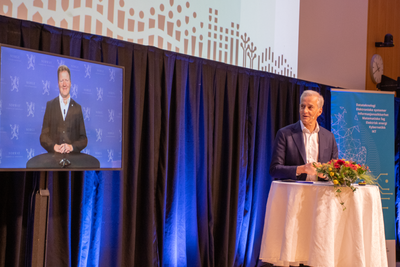 Statsminister Jonas Gahr Støre innledet seminaret på NTNU. Kommunal- og distriktsminister Sigbjørn Gjeldsvik deltok digitalt. 