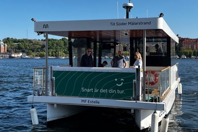 Den 12 meter lange og fem meter brede fergen MF Estelle kan ta 25 personer og en rekke sykler om bord.