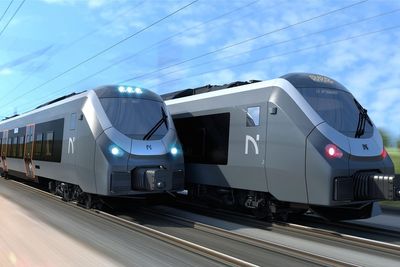 De nye Alstom-togene av typen Coradia Nordic skal tas i bruk fra 2026. Nå viser det seg at oppgraderinger av stasjonene de skal betjene, blir én milliard kroner dyrere.