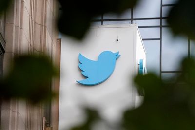 Musikkbransjen saksøker Twitter fordi den mener selskapet ikke gjør nok for å hindre at opphavsrettsbeskyttet musikk deles på plattformen