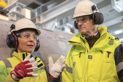 EU-kommisjonens president Ursula von der Leyen og statsminister Jonas Gahr Støre på Troll-plattformen. Uenighet om utvinning av gass og olje i Arktis forsinket den grønne alliansen. Nå skal Norge og EU fylle den med innhold.
