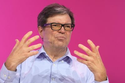 Yann LeCun, som leder Meta arbeid innen kunstig intelligens, mener i motsetning til mange andre at teknologien ennå ikke er noen stor trussel.