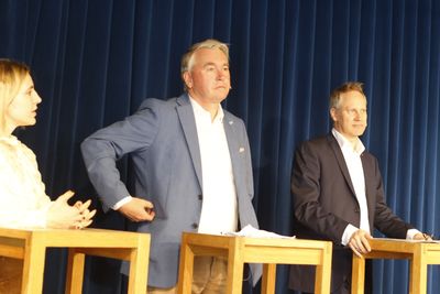 Rodts Sofie Marhaug, Høyres Trond Helleland og samferdselsminister Jon-Ivar Nygård på OFVs frokostmøte.