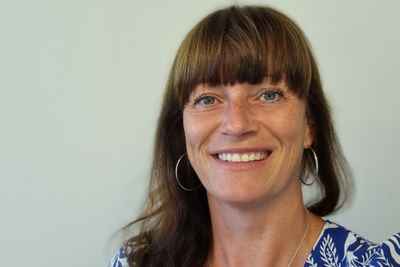 Hilde Heieren jobber i dag i Viken fylkeskommune som prosjektleder for asfalt og veimerking.