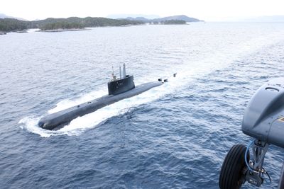 Ubåten KNM Utvær (S 303) i april 2023.