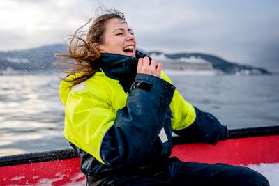 Før Elisabeth Haugsbø begynte i Zebra Consulting, jobbet hun i Hub Ocean, som i samarbeid med NTNU og Sintef Ocean skulle samle inn miljødata fra havet. Bildet er fra da TU var med Haugsbø på tur i Trondheimsfjorden i 2022.