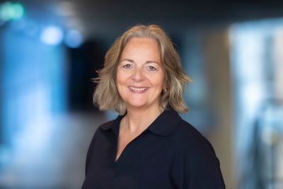 Elisabeth Melander Stene, HR-direktør i Telenor, har forståelse for at det er behov for å ha tiltak for å fremme en større kvinneandel i teknologifag.