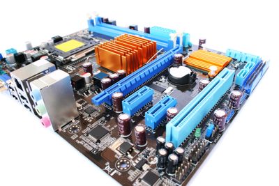 PCI Express-teknologien er mest åpenbar på hovedkortene til stasjonære PC-er og servere, men arkitekturen benyttes også i bærbare PC-er. 