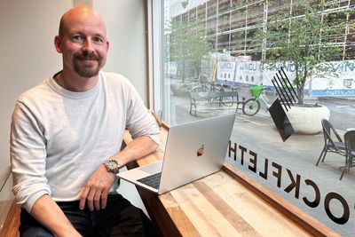 Thomas Kjeldahl Nilsson har jobbet 7 år som selvstendig IT-konsulent og driver bloggen The Friendliest Freelancer. 