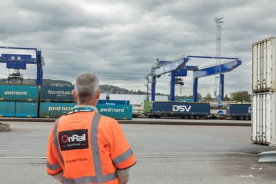 Det har rådet stor bekymring hos godstogselskapene Onrail og Cargonet etter stengingen av Dovrebanen. Nå får selskapene økonomisk kompensasjon.