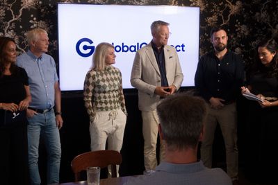 Telenor Norge-sjef Birgitte Engebretsen; Arild Fredriksen, Trollfjord bredbånd; Inger Lise Blyverket, Forbrukerrådet; Nkom-sjef Pål Wien Espen; Global Connect-direktør for forbrukermarkedet, Brynjar Andersen og Marte Ruud Sandberg, møteleder, under debatt om åpne nett i regi av Global Connect under Arendalsuka.  