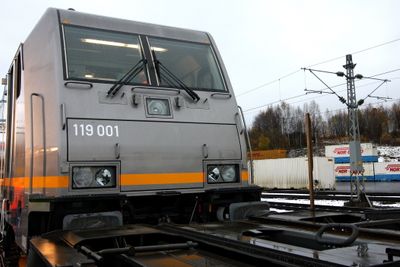 Cargonet taper mellom 1,5 og to millioner kroner på at både Dovrebanen og Rørosbanen er stengt. Avbildet er Cargonets lokomotiv CE 119.