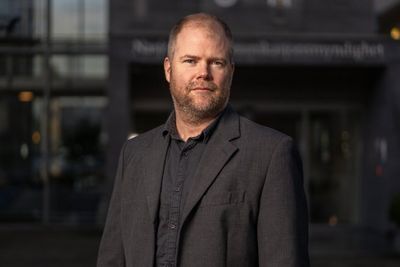 Johannes Vallesverd i Nkom skal lede ekspertgruppe mot digital svindel, sammensatt av folk fra Nkom og Økokrim.