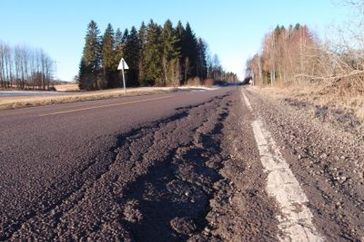 Fylkesveiene på Vestlandet og i Nord-Norge trenger mest til vedlikehold og utbedringer.